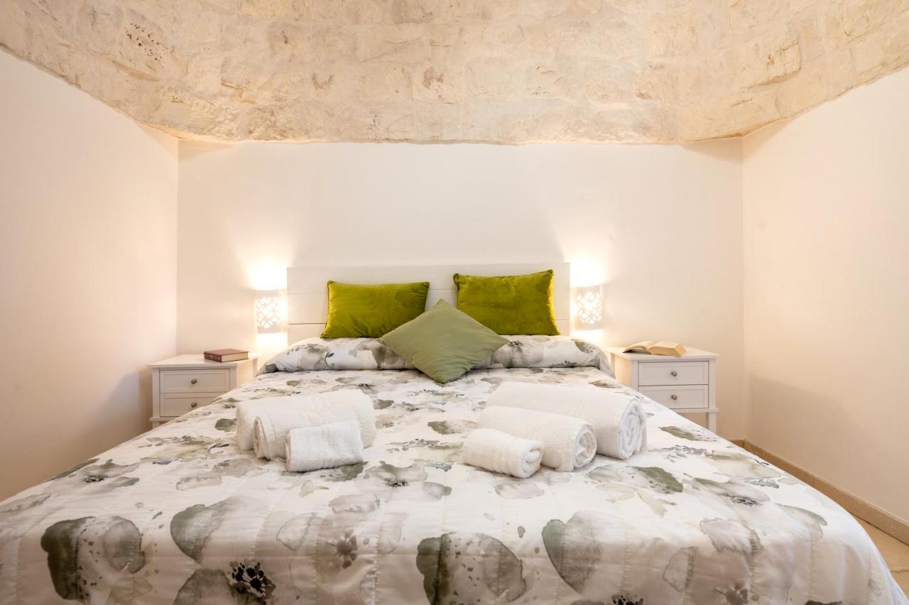 Trullo Il Focolare In Masseria Cisternino Exterior foto